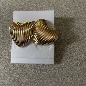 Gold Heart-Shaped Earring New